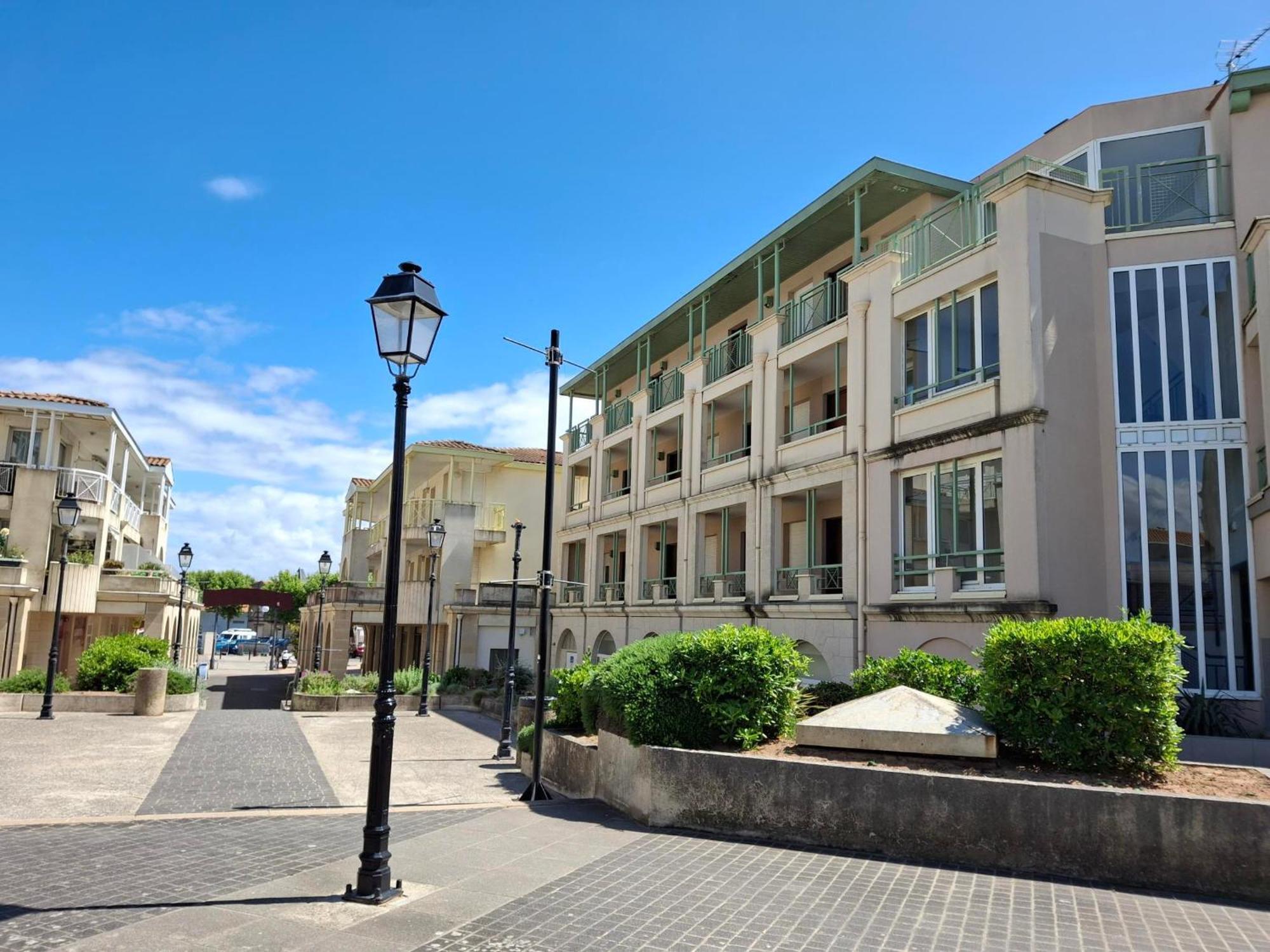 Appartement Avec Piscine, Tennis & Balcon, Centre-Ville Chatelaillon-Plage, 6 Pers, 2 Ch - Fr-1-706-17 Exterior foto